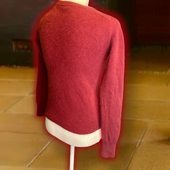 AG Adriano Goldschmied ‘Rylea’ 100% Cashmere Crewneck Sweater in “Cabernet” Red - Picture 8 of 14